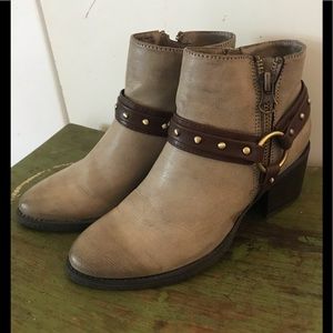 Sonoma 2 zipper bootie 61/2 medium